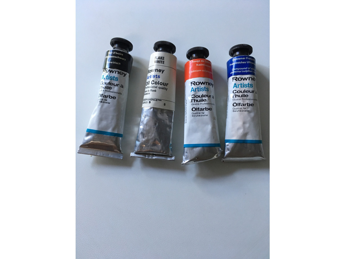 Illustration de 4 tubes de peinture à l’huile