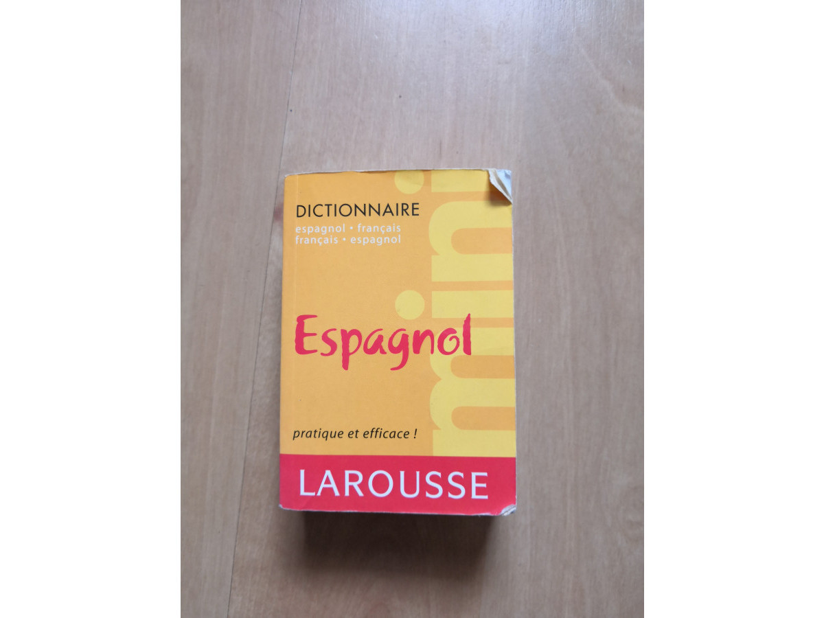 Illustration de Dictionnaire  de poche français espagnol